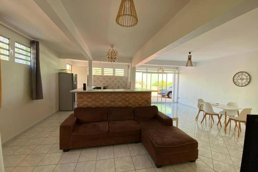 Charmant Appartement Avec Piscine Ле-Роберт Екстер'єр фото