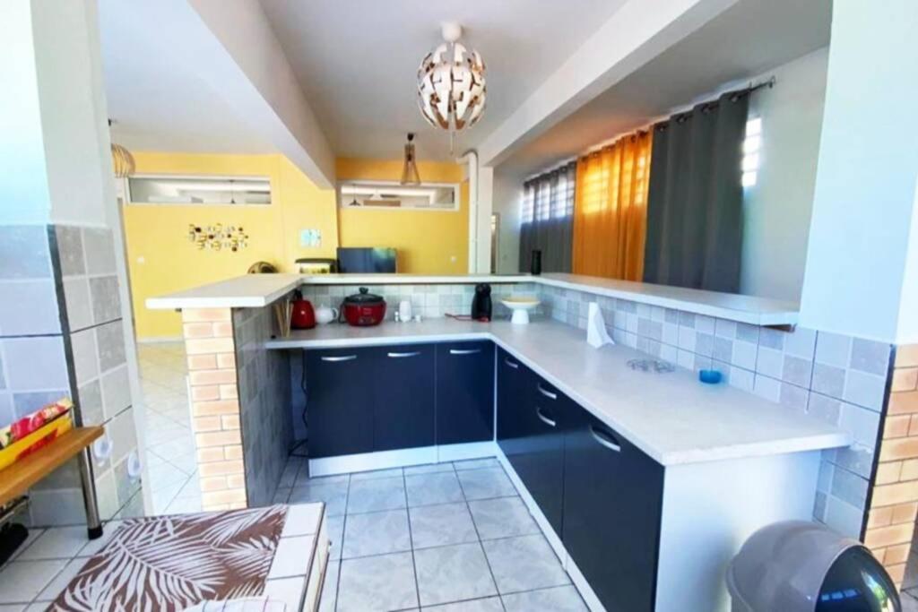 Charmant Appartement Avec Piscine Ле-Роберт Екстер'єр фото